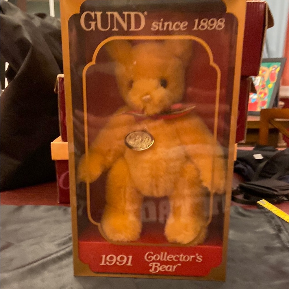 GUND Classic Collector's Bear Limited Edition in Warm Brown